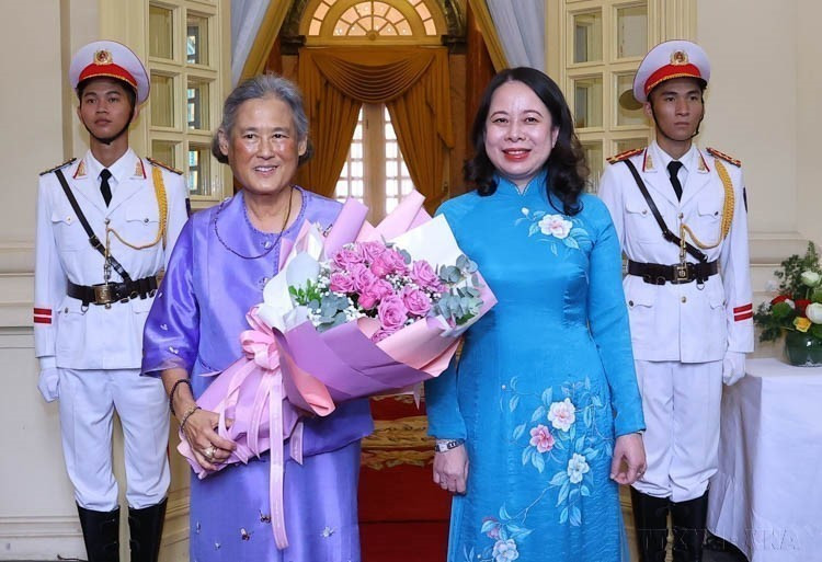La vice-présidente Vo Thi Anh Xuan (droite) reçoit la princesse thaïlandaise Maha Chakri Sirindhorn lors de sa visite au Vietnam, le 14 août 2024. Photo : VNA