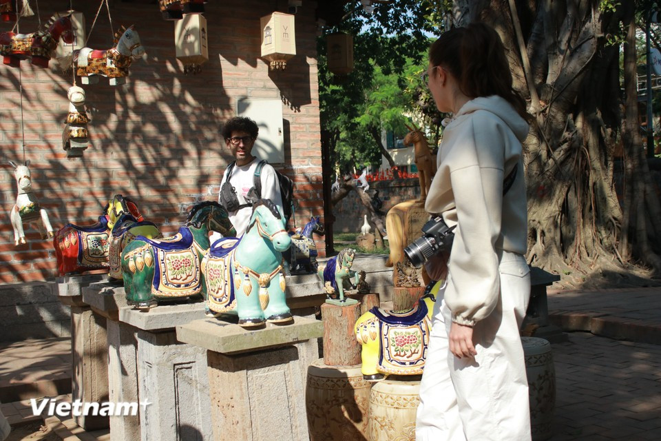 L’exposition est ouverte au public jusqu’à la fin du mois de mars 2026. Photo : Vietnam+