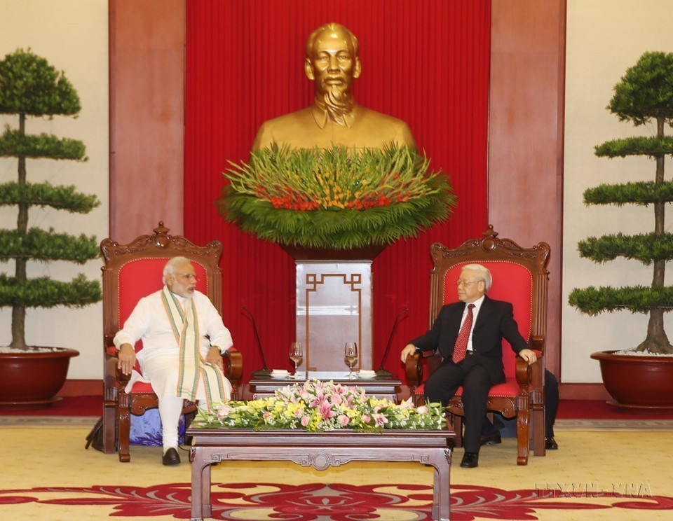 Lors de la visite du Premier ministre d’Inde, Narendra Modi, en septembre 2016, les dirigeants des deux pays ont convenu d’élever leurs relations bilatérales au rang d'un partenariat stratégique intégral. Sur la photo : le secrétaire général Nguyen Phu Trong reçoit le Premier ministre de la République d'Inde Narendra Modi, le 3 septembre 2016. Photo : VNA