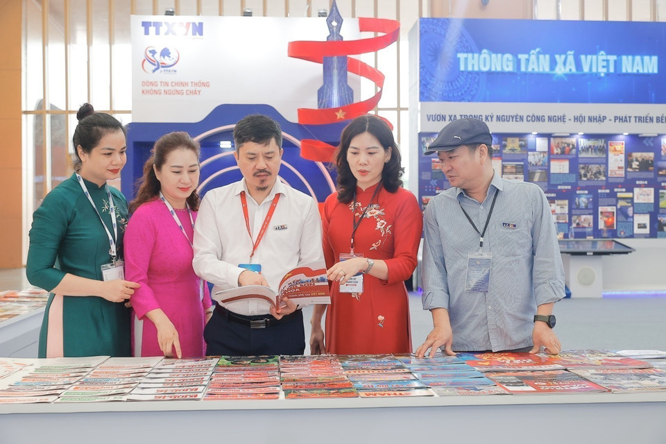 Espace d'exposition sur le parcours de 80 ans de la VNA au Centre des expositions du Vietnam.