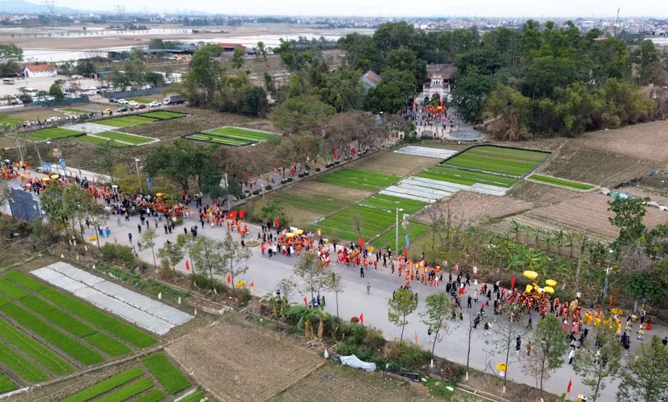 Cérémonie de la « procession du Roi » au temple de Sai. Photo: VNA