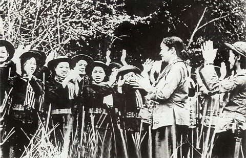 Dông Khoi (Soulèvement général) fut un mouvement d'émulation largement développé au Sud pour appeler à la lutte contre les forces de l’armée américaine. Photo : archives de la VNA