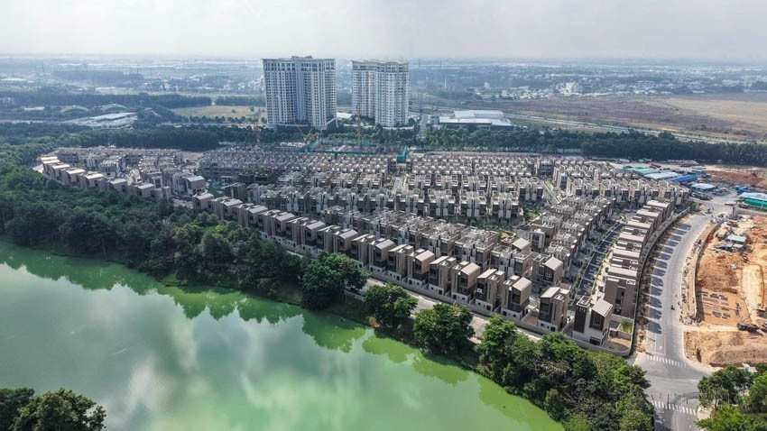 Binh Duong, pionnière dans le développement urbain intelligent au Vietnam et en Asie du Sud-Est, mise sur le développement durable avec le modèle de coopération “État - Entreprises - Universités”. Photo : VNA