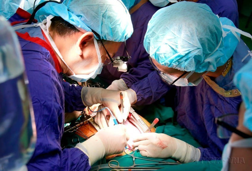Après le Renouveau, le système de santé vietnamien connaît un développement important et complet. Photo : VNA