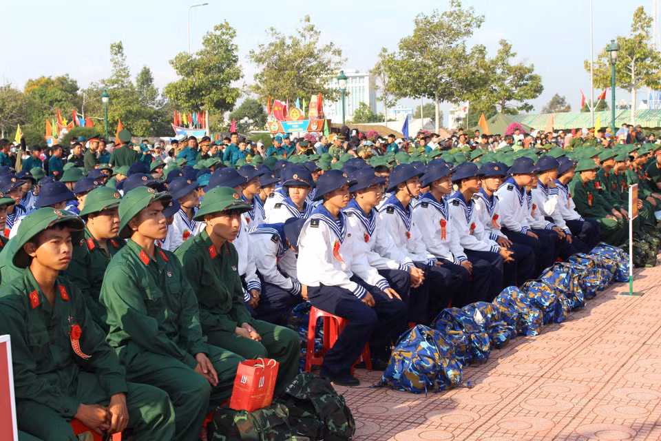 Nouvelles recrues lors de la cérémonie d’incorporation 2026 à Lam Dong. Photo : VNA