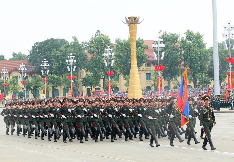 Délégation de l'Armée populaire lao. Photo : VNA