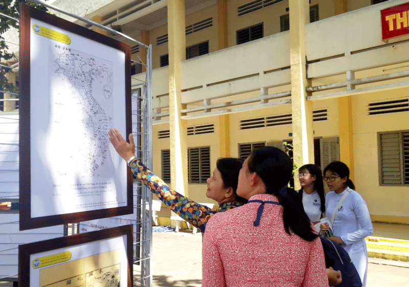 Exposition sur les archipels de Hoang Sa et Truong Sa à Ben Tre ảnh 1 Exposition sur les archipels de Hoang Sa et Truong Sa à Ben Tre ảnh 1