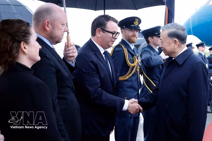 Le secrétaire général du Parti et président de la République, Tô Lâm, à l'aéroport international d'Auckland, en août 2026. Photo: VNA