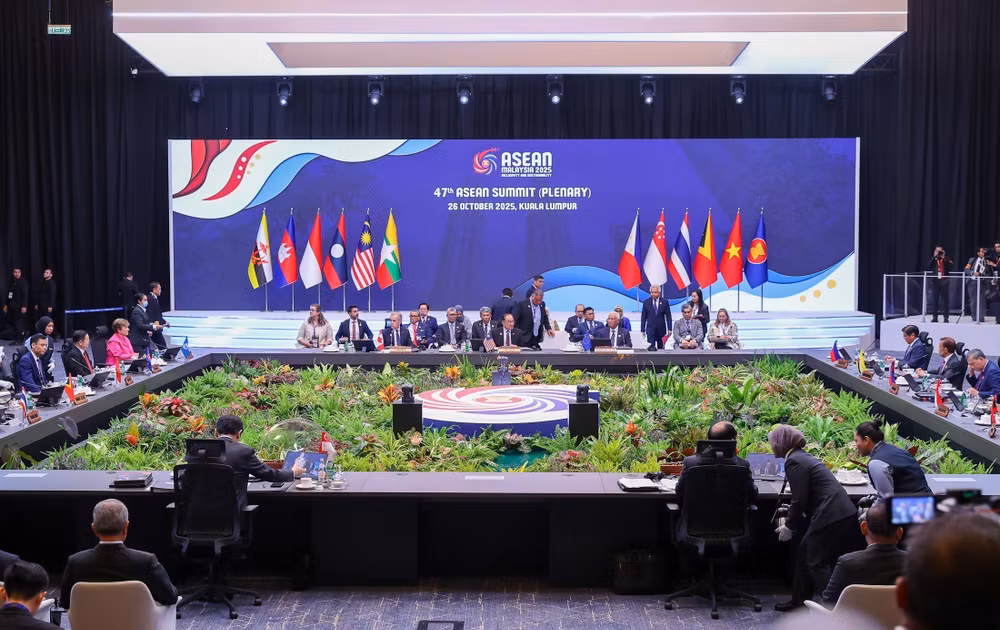 vna-potal-thu-tuong-pham-minh-chinh-tham-du-phien-toan-the-hoi-nghi-cap-cao-asean-lan-thu-47-8364259.jpg