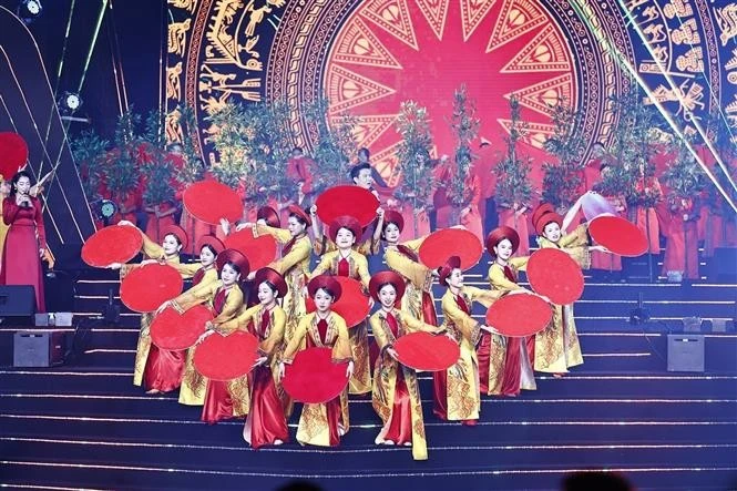 Le spectacle spécial « Can Tho - Poursuivre l'épopée du printemps ». Photo : VNA