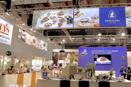 Le stand de produits céramiques de Minh Long au salon Ambiente 2025, Francfort, Hesse. Photo : VNA