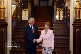 Le secrétaire général du Parti et président vietnamien To Lam et la gouverneure de la Nouvelle-Galles du Sud, Margaret Beazley. Photo : VNA