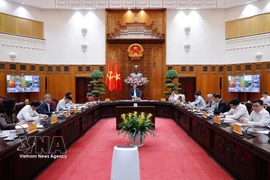 Une réunion du Comité permanent du gouvernement afin d’examiner l’état d’avancement et d’accélérer la mise en œuvre des projets ferroviaires stratégiques. Photo : VNA