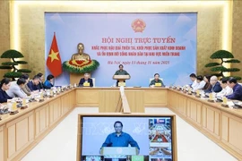 Le Premier ministre préside une réunion sur la reconstruction après les catastrophes naturelles au Centre. Photo : VNA