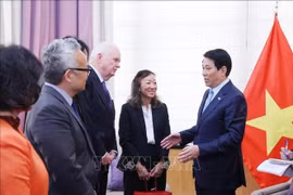 Le président vietnamien Luong Cuong a rencontré, le 24 septembre (heure locale) à New York, des responsables de l’Institut d’Asie de l’Est Weatherhead et du Programme Programme d’études vietnamiennes à l’Université Columbia. Photo : VNA
