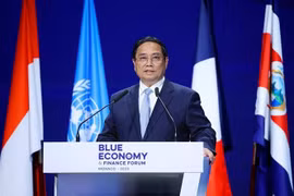 Le Premier ministre Pham Minh Chinh prononce un discours important lors de la séance plénière sur la gouvernance et le financement durables des océans. Photo : VNA