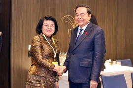 Le président de l’Assemblée nationale du Vietnam Trân Thanh Mân rencontre à Genève son homologue cambodgienne, Khuon Sudary. Photo : VNA