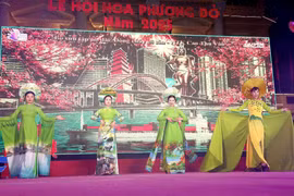 Hai Phong célèbre l’héritage et l’identité des femmes vietnamiennes lors du Festival de l’ao dai 2025