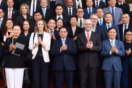 Le Premier ministre Pham Minh Chinh a présidé samedi matin 1er mars à Hanoï un échange de vue avec des entreprises américaines. Photo : VNA