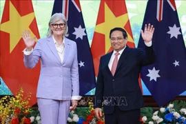 Le Premier ministre Pham Minh Chinh rencontre à Hanoï la gouverneure générale d’Australie, Sam Mostyn. Photo : VNA