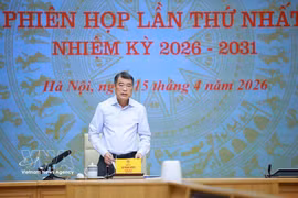 Le Premier ministre Lê Minh Hung, président du Conseil central d’émulation et de récompense pour le mandat 2026-2031, a présidé le 15 avril à Hanoï la première réunion du Conseil. Photo : VNA