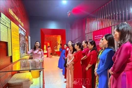 L'application des technologies numériques pour la conservation du patrimoine à Nghe An. Photo : VNA