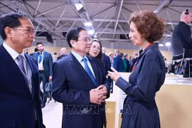 Le Premier ministre Pham Minh Chinh rencontre la directrice générale de l'UNESCO, Andrey Azoulay à Nice. Photo : VNA