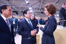 Le Premier ministre Pham Minh Chinh rencontre la directrice générale de l'UNESCO, Andrey Azoulay à Nice. Photo : VNA