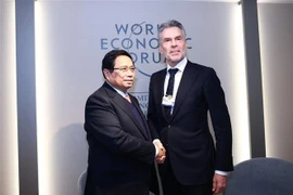 Le Premier ministre Pham Minh Chinh (gauche) et le Premier ministre néerlandais Dick Schoof. Photo : VNA