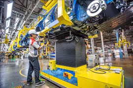 Dans une usine de fabrication automobile à Rayong, en Thaïlande. Photo : Xinhua/VNA