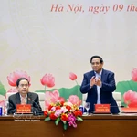 Pham Minh Chinh, secrétaire du Comité du Parti du gouvernement et Premier ministre (droite) et Tran Thanh Man, secrétaire du Comité du Parti de l’AN et président de l’AN. Photo: VNA