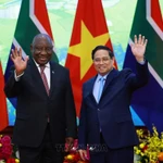 Le Premier ministre Pham Minh Chinh (droite) et le président sud-africain Matamela Cyril Ramaphosa. Photo: VNA