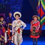 Un numéro artistique interprété par les artistes de la troupe du théâtre rénové Vàm Cỏ (Tây Ninh). Photo: VNA