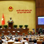 Une séance plénière de la 10e session de la 15e Assemblée nationale. Photo: VNA