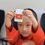 Un enfant canadien d'origine vietnamienne suit un cours de vietnamien traditionnel à Toronto, au Canada. Photo: VNA