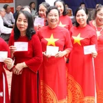 Des électrices du quartier de Hoa Lu, province de Ninh Binh (Nord). Photo: VNA 