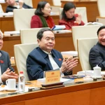 Le président de l'Assemblée nationale Trân Thanh Mân (centre). Photo: VNA