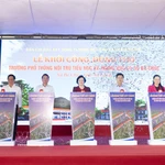 La cérémonie de lancement des travaux de l’école internat multi-niveaux (primaire et collège) de Ba Chuc, dans la province d’An Giang (Sud). Photo: VNA