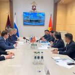 Le général de division Nguyen Thanh Tung rencontre les responsables de la Direction générale des Affaires intérieures de la ville de Moscou. Photo: VNA