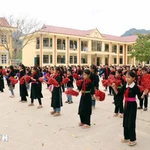 École primaire et secondaire semi-internat pour les minorités ethniques de Linh Phu. Photo: VNA