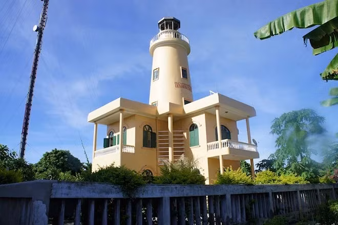 L’île est également célèbre pour avoir été un âpre champ de bataille pendant la guerre contre les États-Unis, et il reste d'ailleurs encore beaucoup de vestiges de cette époque. Photo : Vietnam+