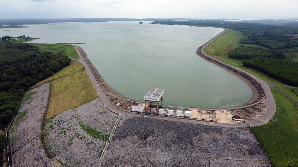Le réservoir hydroélectrique de Tri An a une capacité de stockage de 2,76 milliards de m³, dont la capacité utile est de 2,55 milliards de m³.