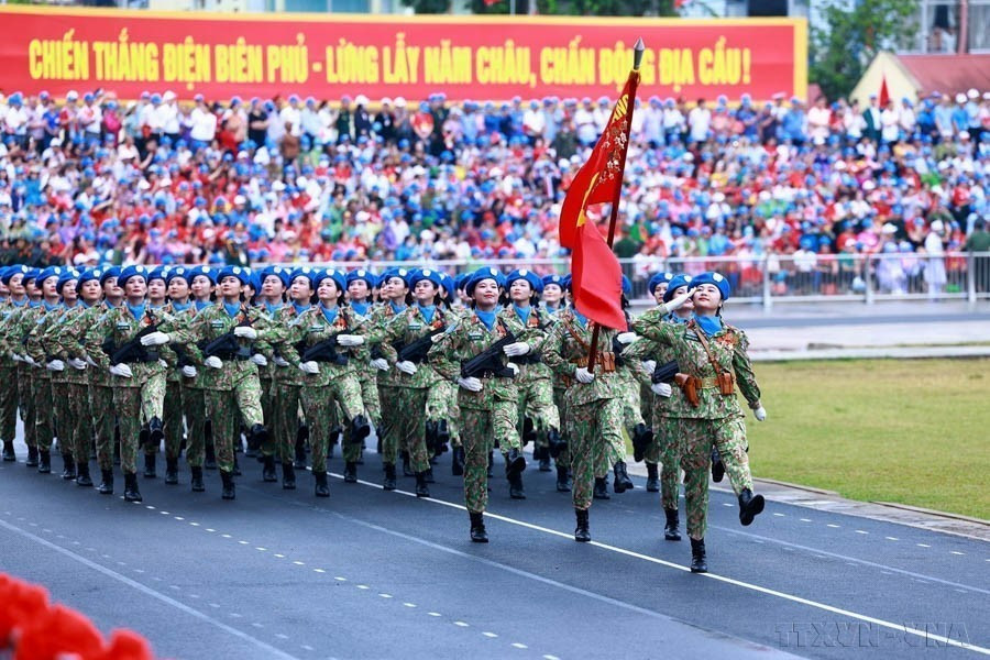 Des femmes officiers des forces de maintien de la paix au défilé militaire du 70e anniversaire de la victoire historique de Diên Biên Phu (7 mai 1954 - 7 mai 2024). Photo: VNA