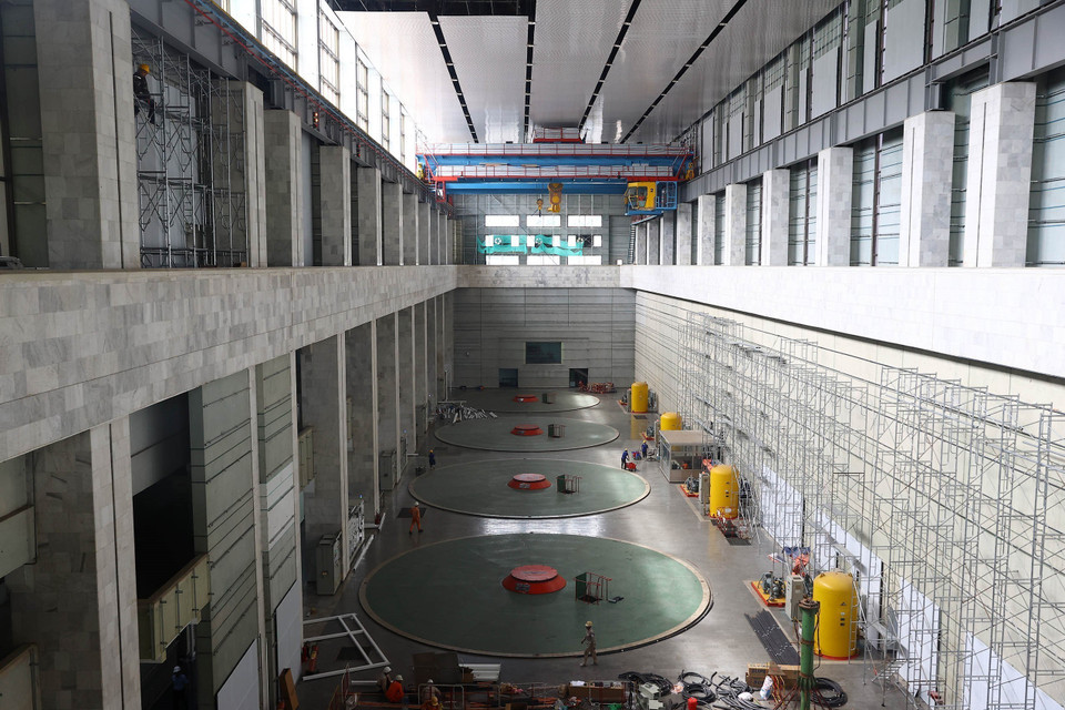 La centrale comprend 4 unités, d'une capacité totale de conception de 400 MW.