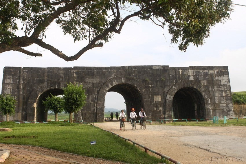 La citadelle de la dynastie des Hô, dans le village de Xuan Giai, commune de Vinh Tien, district de Vinh Loc, province de Thanh Hoa, a été inscrite sur la Liste du patrimoine mondial par l’UNESCO le 27 juin 2011. Photo : VNA