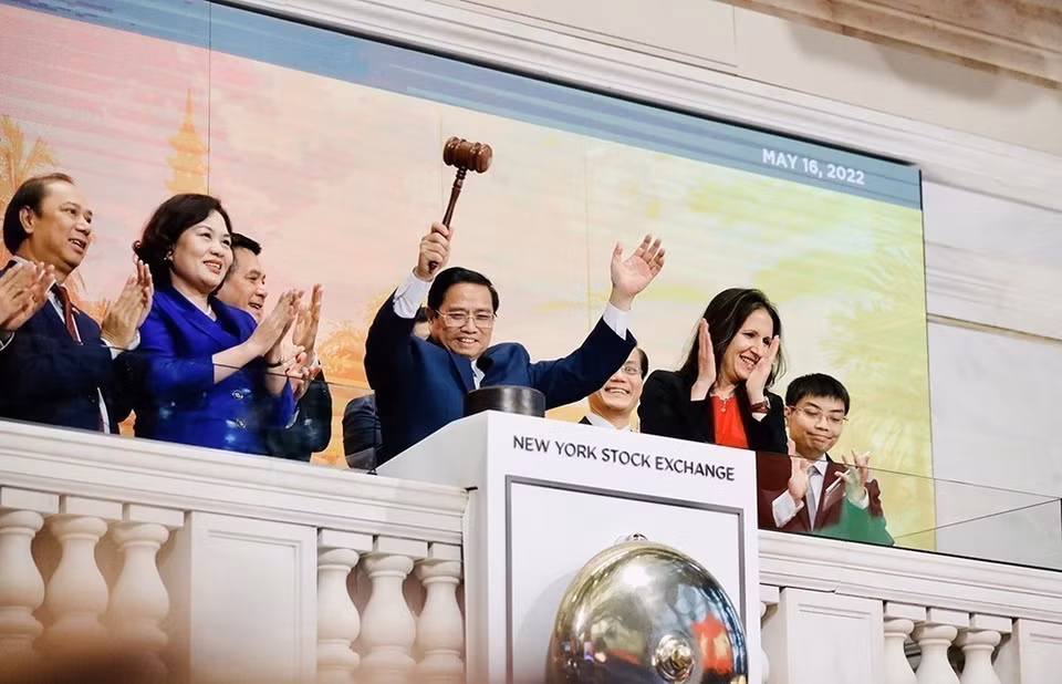 Le Premier ministre Pham Minh Chinh visite New York Stock Exchange (NYSE), la plus grande bourse du monde, dans l'après-midi du 16 mai 2022. Photo: VNA