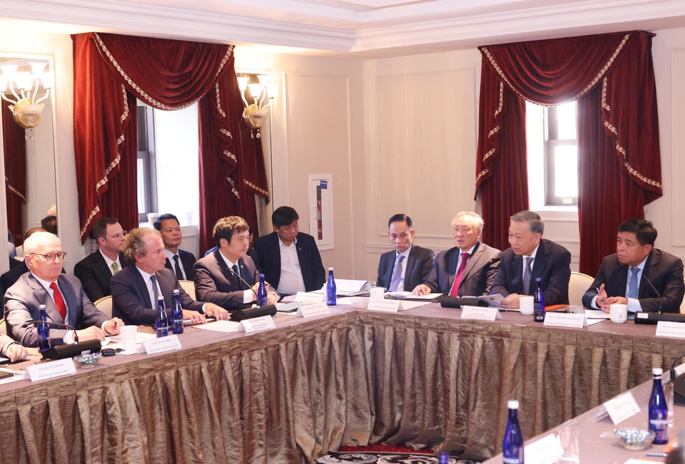 Le secrétaire général et président To Lam prend la parole lors du séminaire sur le renforcement de la coopération Vietnam-États-Unis dans le développement de l'industrie des semi-conducteurs et de l'intelligence artificielle. Photo: VNA