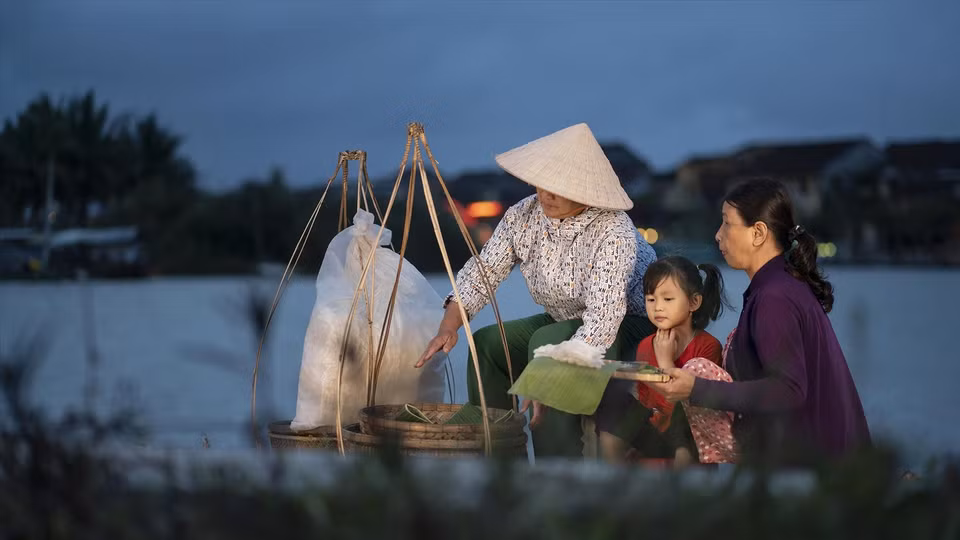 Le "banh dap", ou "banh trang dap", est une spécialité culinaire de Hoi An, intimement liée au mode de vie et à l'histoire de la ville. Photo : Vietnam Illustré