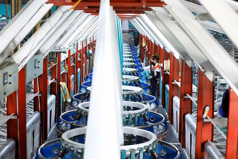 La chaîne de production d'emballages de la Sarl d’import-export Chau Tuan, à Nghe An. Photo: VNA