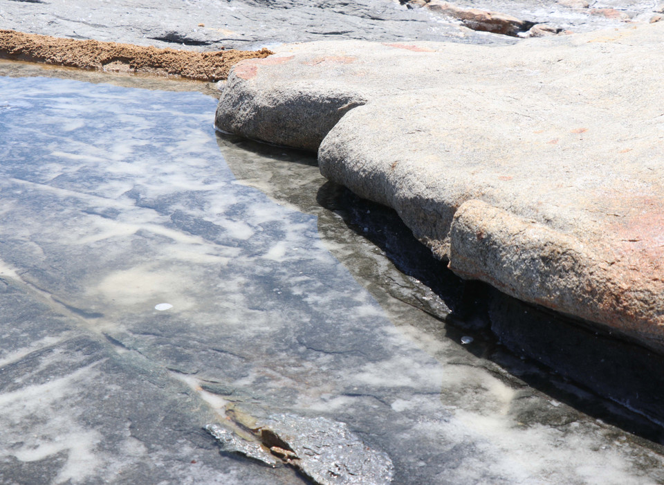 Le sel cristallise. Photo: VNA